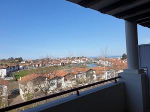 Balkón nebo terasa v ubytování Studio avec piscine, 600m plage