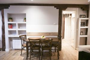 Posezení v ubytování For You Rentals Apartment TEMPORAL Madrid Cava Baja-La Latina CAB36