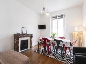 Μια τηλεόραση ή/και κέντρο ψυχαγωγίας στο Residence Louis Quartier Centre Ville