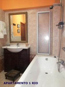 Łazienka w obiekcie CASA GIBRANZOS