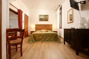 A bed or beds in a room at at 1 minute from San Marco square