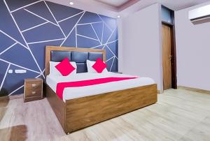 Katil atau katil-katil dalam bilik di Hotel In South Delhi - Nizamuddin Dargah