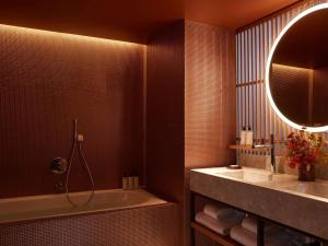 SO/ Paris Hotel的一间浴室