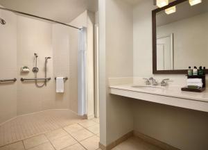 Um banheiro em Caribe Royale Orlando