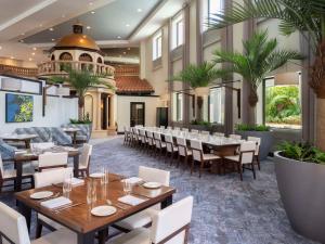 Um restaurante ou outro lugar para comer em Caribe Royale Orlando