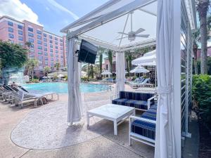 A piscina localizada em Caribe Royale Orlando ou nos arredores