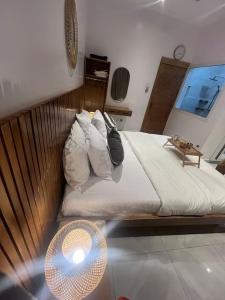Una cama o camas en una habitación de River view Kanazi