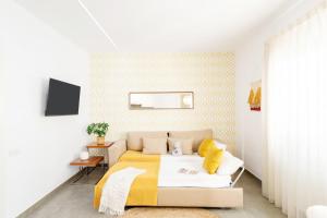 Giường trong phòng chung tại Ona Living Barcelona
