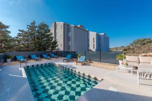Bazén v ubytování Villa Isola apartments nebo v jeho okolí