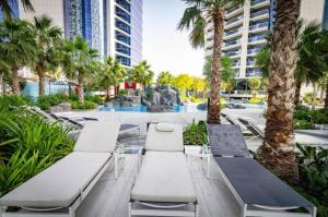 Fotografie z fotogalerie ubytování White Sage - Glamorous & Spacious 2BR at DAMAC Paramount Towers v Dubaji