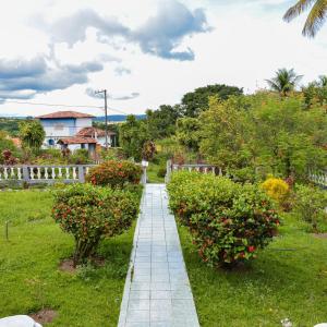 Pousada Jardim Lençóis外面的花园