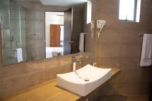 Koupelna v ubytování Marine Suites