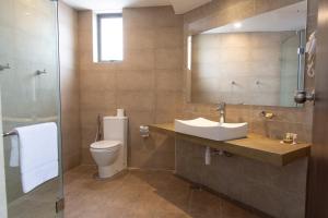 Koupelna v ubytování Marine Suites