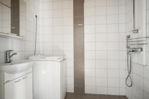 Vonios kambarys apgyvendinimo įstaigoje Kotimaailma Apartments Kamppi - 2BR city center