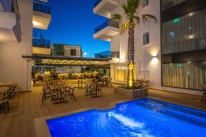 Bazén v ubytování L'Amo del Mare Hotel nebo v jeho okolí