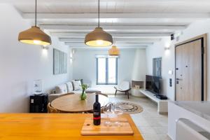 Gallery image of Kea 360 VILLAS- Dionysos Den in Korissia