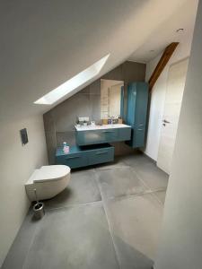 Ett badrum på Charmant loft Alsacien