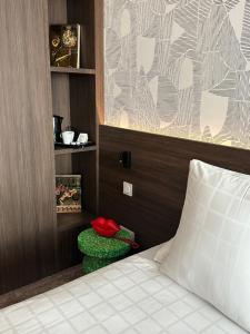 Dali Hôtel Montauban客房内的一张或多张床位