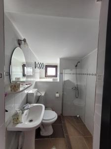 Koupelna v ubytování Casa Octaral