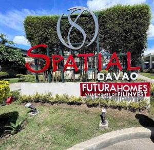 Certificato, attestato, insegna o altro documento esposto da Spatial 8 condo