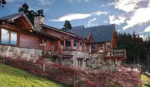 Stunning Lake Front House in San Carlos de Bariloche
