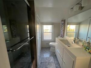 Fotografie z fotogalerie ubytování 5 Bedrooms That Sleeps 14! Home Has Ocean Views! 50 Feet From Beach Ramp!!!! v destinaci Brant Beach + 19 fotografií