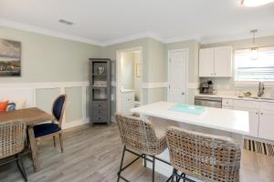 The Ricks Carlton by Pristine Properties Vacation Rentals廚房或簡易廚房