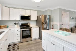 The Ricks Carlton by Pristine Properties Vacation Rentals廚房或簡易廚房