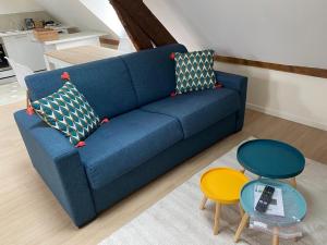 Ruang duduk di Home concept Gace 3 - Superb apartment in Gacé
