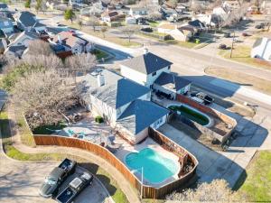 Вид на бассейн в Refined 5BR-3BA Lux Home with Pool in Mesquite или окрестностях