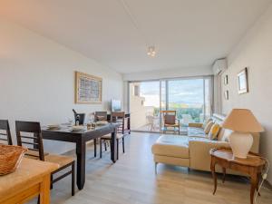 Posezení v ubytování Apartment Les Louvans-1 by Interhome