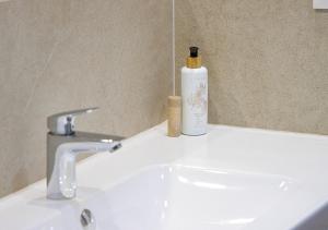 Koupelna v ubytování VALOLA Boutique Rooms