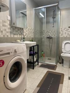 Ένα μπάνιο στο Urban Side Apartments +23 φωτογραφίες