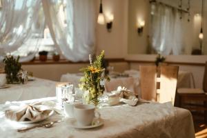 A restaurant or other place to eat at Hotel Villa Freiheim