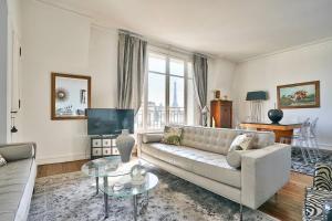 Fotografie z fotogalerie ubytování Charming apartment with Eiffel Tower view v Paříži