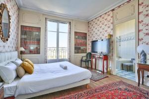 Fotografie z fotogalerie ubytování Charming apartment with Eiffel Tower view v Paříži + 11 fotografií
