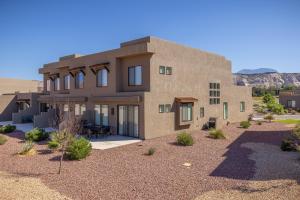 a house in the middle of the desert at Sunny 3-Bedroom Villa in St. George