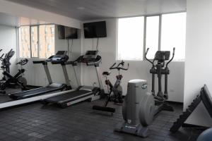 Fitness centrum a/nebo fitness zařízení v ubytování SM Grand Hotel