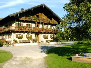 Zahrada ubytování Baumgartner Nagerhof | Chiemgau Karte