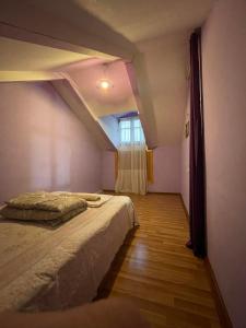 Фотография из галереи two story house in center of the tbilisi в Тбилиси