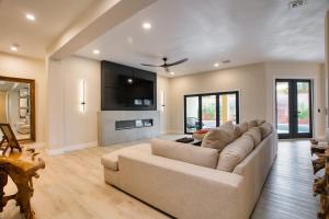 Gallery image of Henderson Home with Pool - 11 Mi to T-Mobile Arena! in Las Vegas