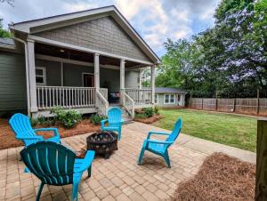 En have udenfor Bungalow & Tiny Guest House with Private Fenced Yard