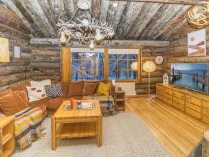 Posezení v ubytování Holiday Home Saariselän poromooli a7 by Interhome