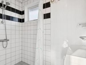 Koupelna v ubytování Holiday Home Sylvia - 450m from the sea by Interhome + 11 fotografií