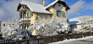 Villa Orasch mit Erotikflair v zimě