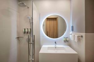 Hampton by Hilton Sharma NEOM Community 1的一间浴室