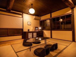 Ruang duduk di NIPPONIA HOTEL Ozu Castle Town