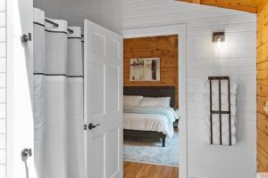 Fotografie z fotogalerie ubytování Our Pondside Cabin v destinaci Westminster + 27 fotografií