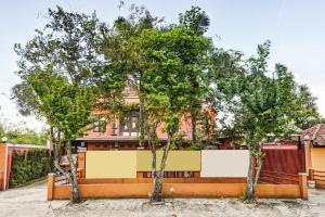 Gallery image of OYO 90415 Havana Orange Guest House in Bandung