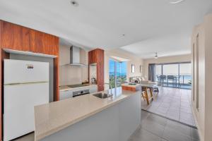 Cucina o angolo cottura di Whitsunday Reflections